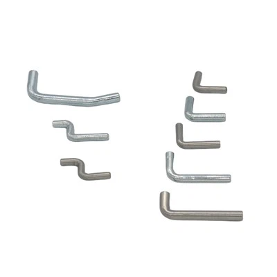 هل هناك أي احتياطات أمان عند العمل مع كابلات قفل الأبواب؟